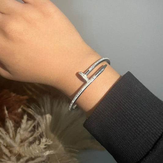 AVRA Bangle Silver | The Ultimate Ladies Shopping Experience